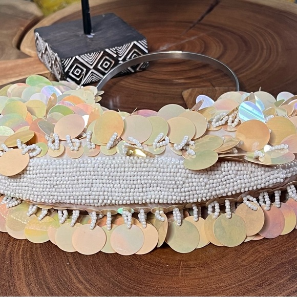 Vintage, iridescent sequin and pearl clutch. - Picture 11 of 11